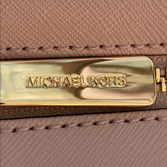 *SOLD*MICHAEL MICHAEL KORS Sandrine Stud Leather T - Picture 11 of 14